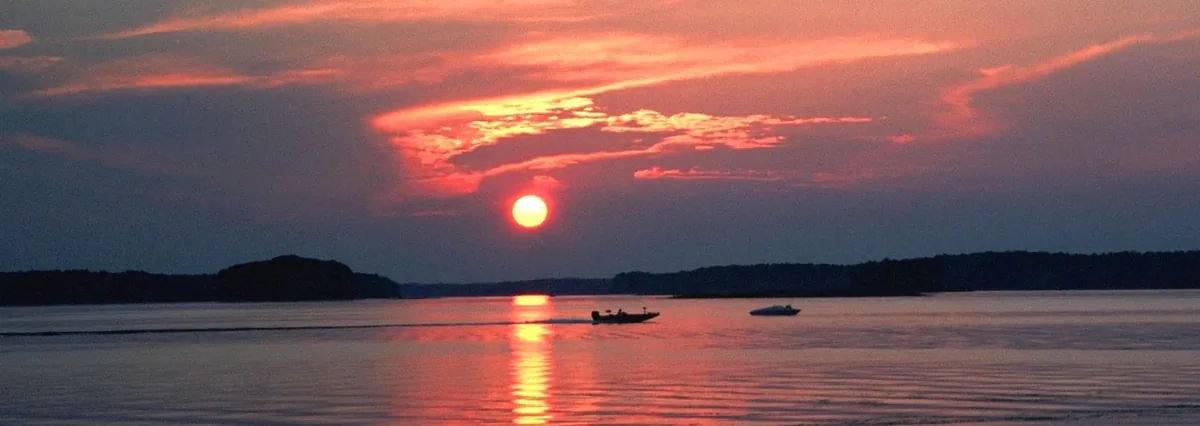 Lake Murray sunset with marsh grass